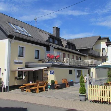 Hotel & Restaurant Huellen Barweiler エクステリア 写真