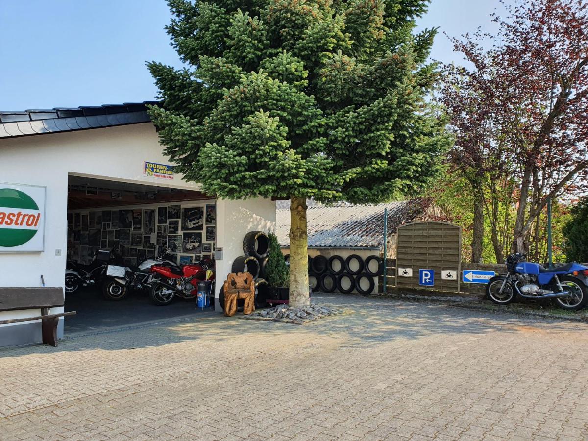 Hotel & Restaurant Huellen Barweiler エクステリア 写真