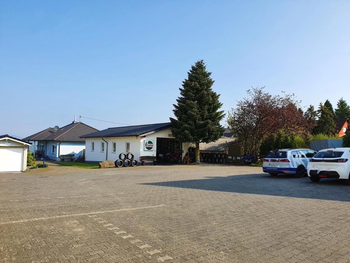 Hotel & Restaurant Huellen Barweiler エクステリア 写真