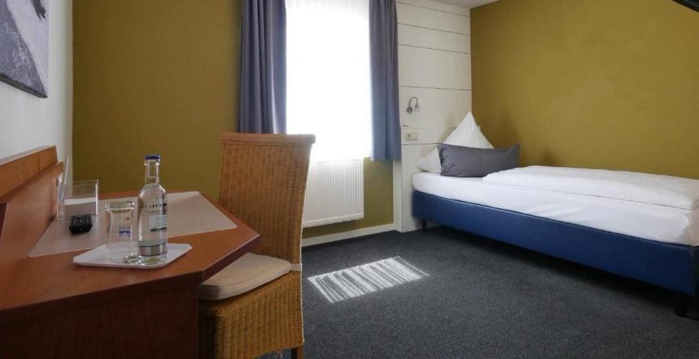 Hotel & Restaurant Huellen Barweiler エクステリア 写真