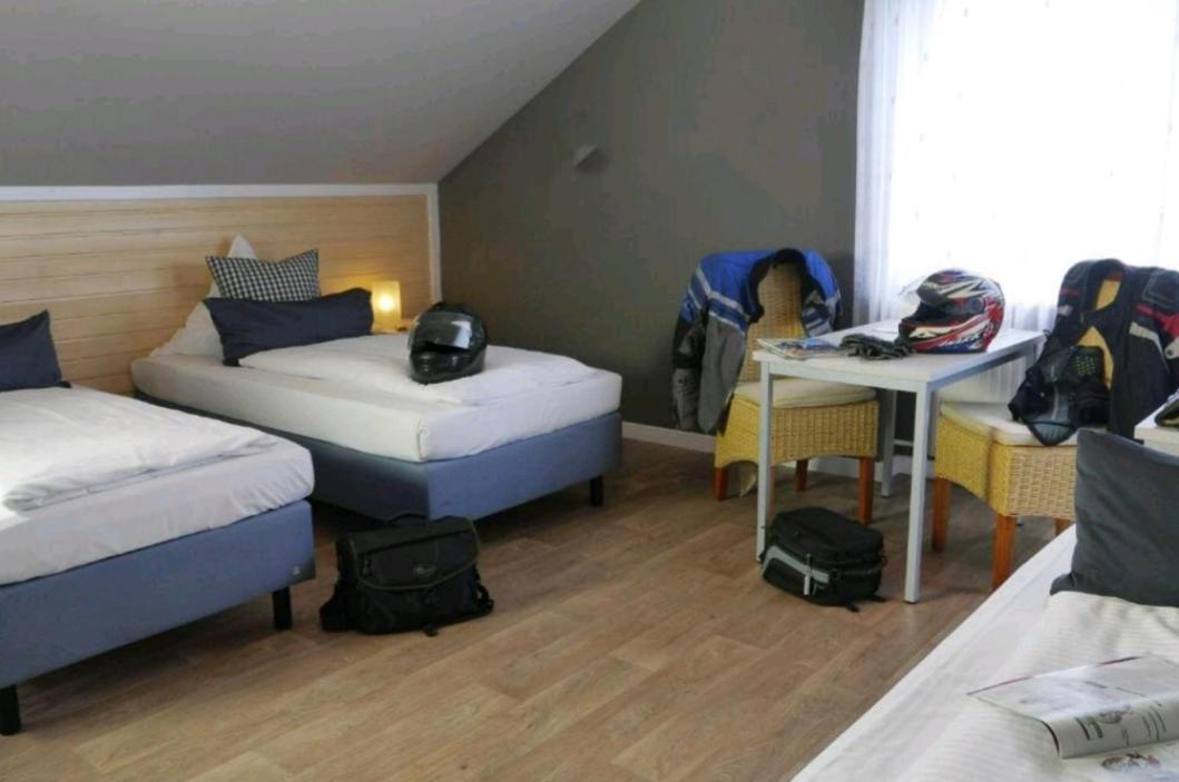 Hotel & Restaurant Huellen Barweiler エクステリア 写真