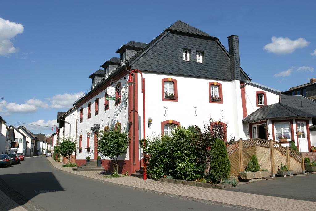 Hotel & Restaurant Huellen Barweiler エクステリア 写真