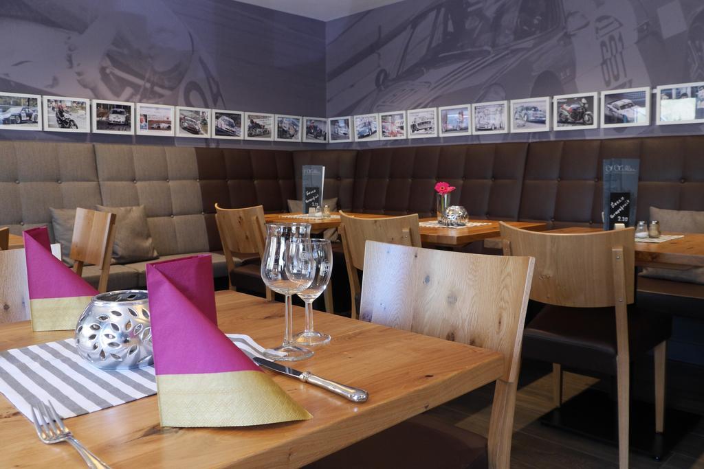 Hotel & Restaurant Huellen Barweiler エクステリア 写真