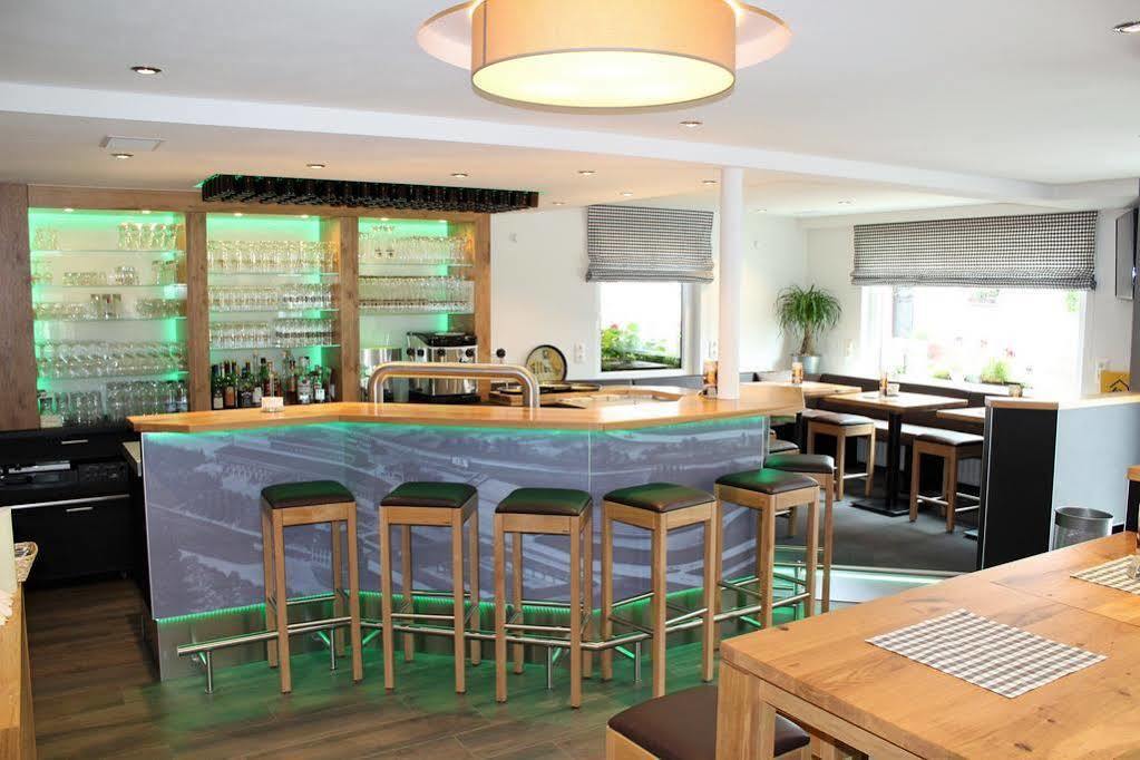 Hotel & Restaurant Huellen Barweiler エクステリア 写真